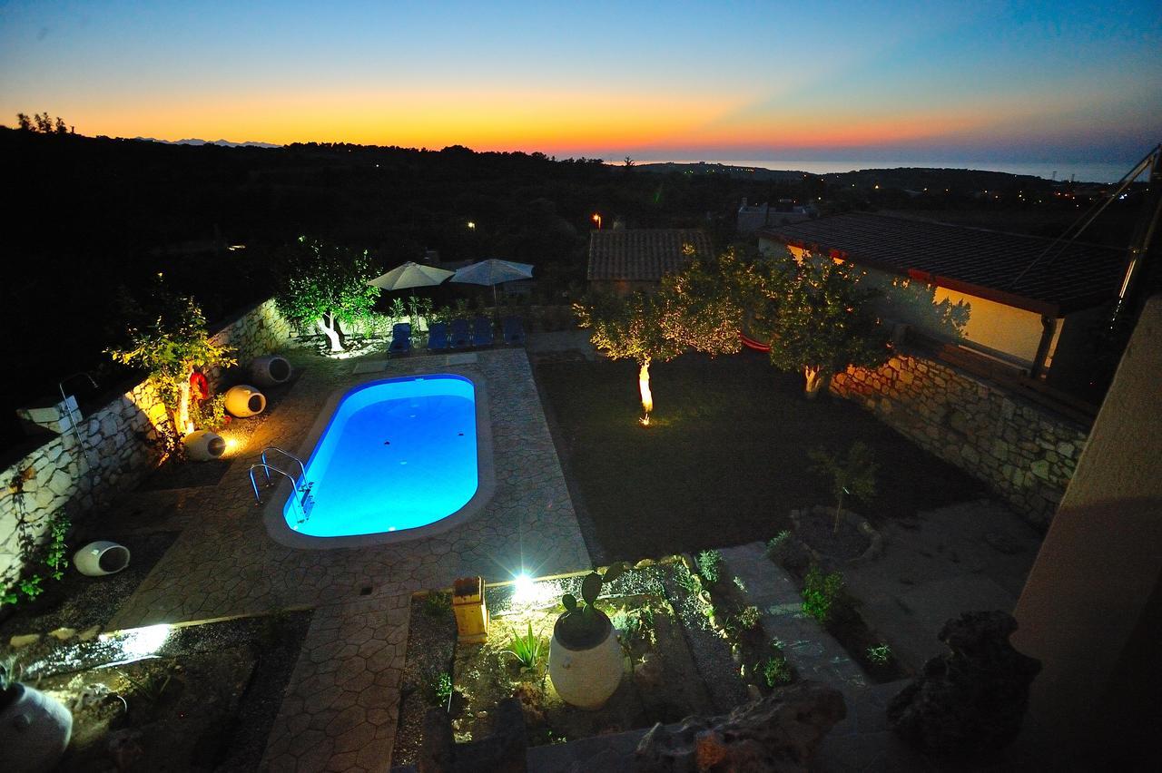 Pithari Villa *