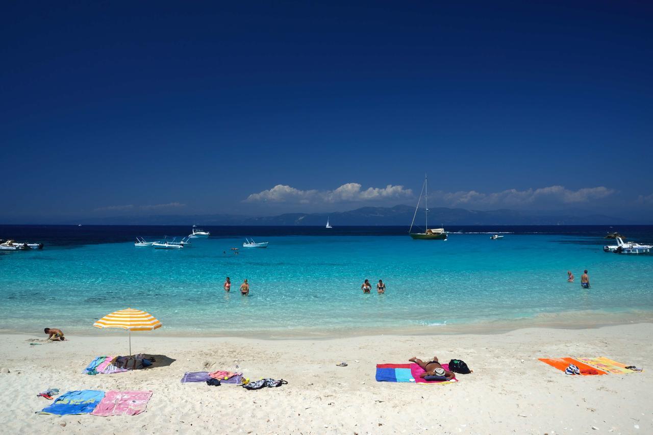 Phoenica Antipaxos