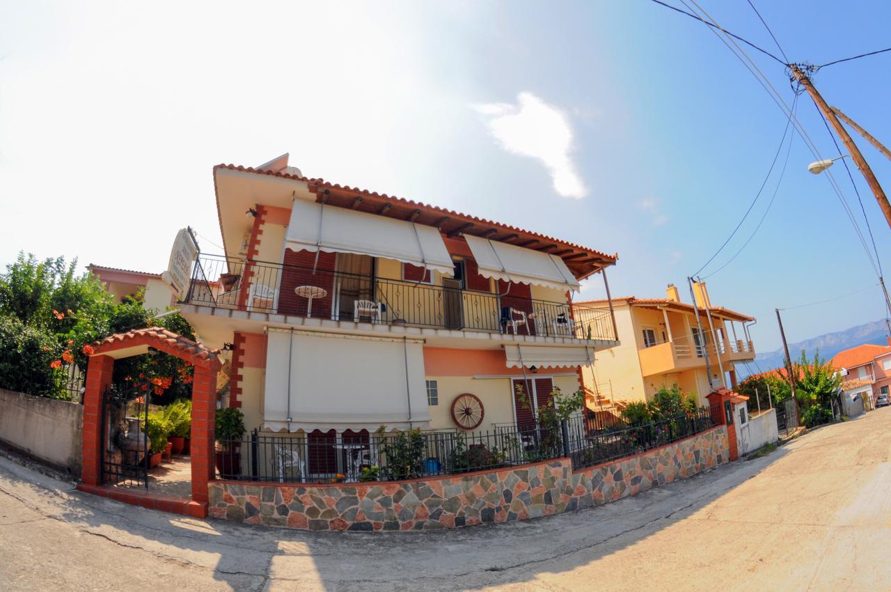 Nefeli * Pefki (Evia)