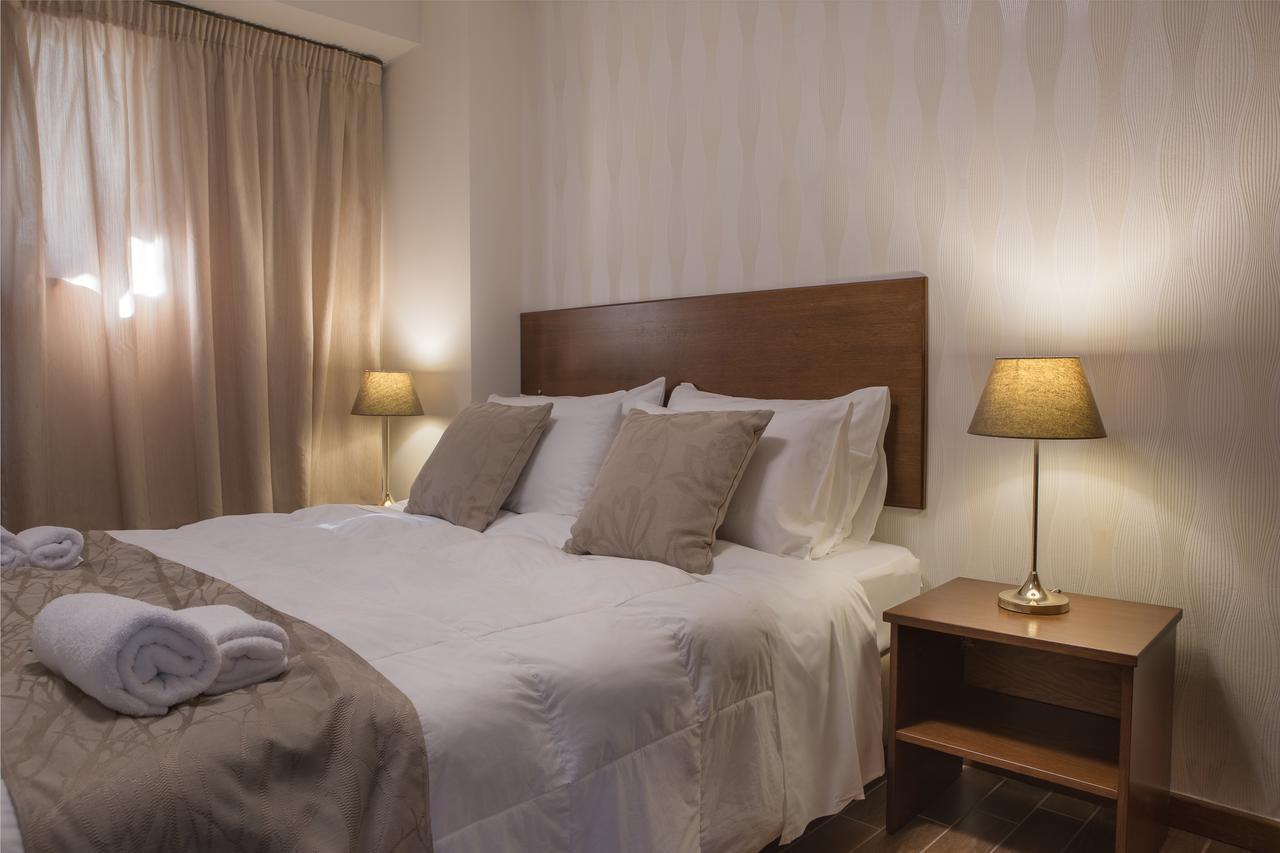 Aparthotel Enalio Lechaio