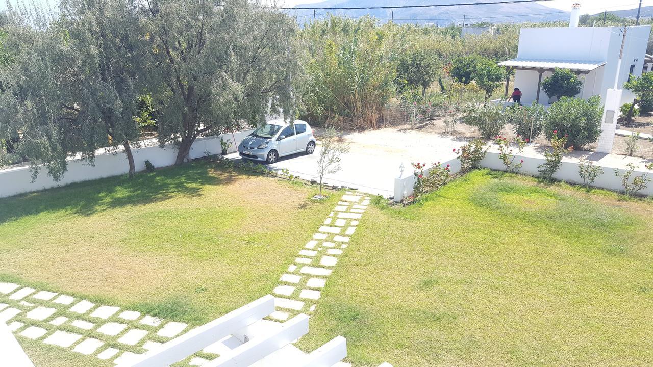 Akrotiri Villa *