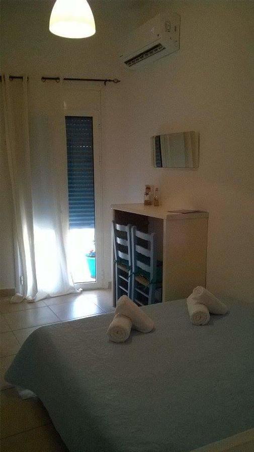 Hotel Smaragdi And *