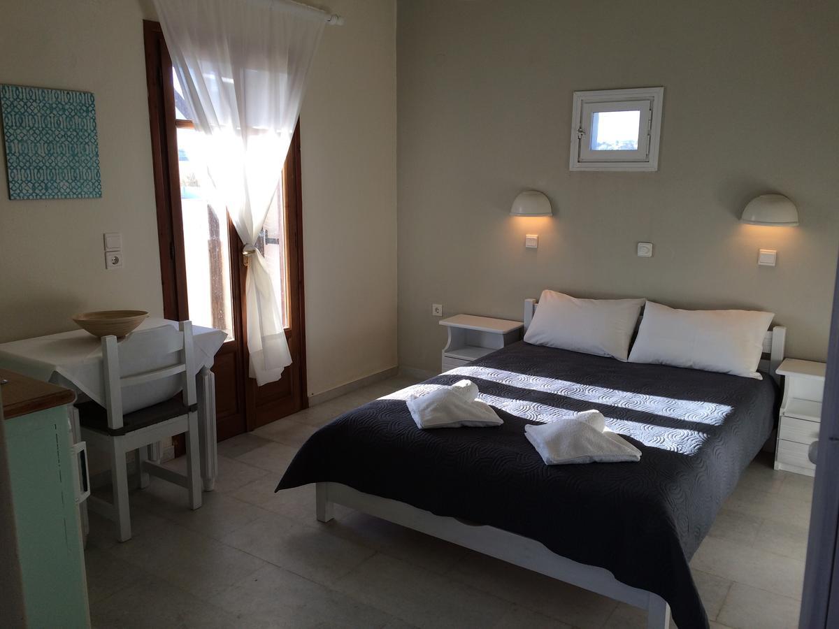 Apartment Studios Logaras