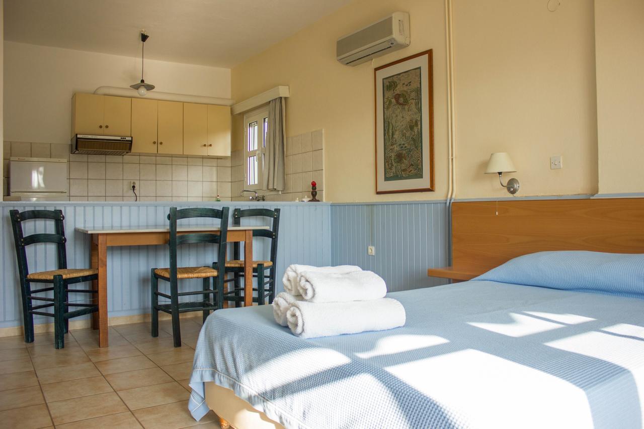 Exarchou Guest house *