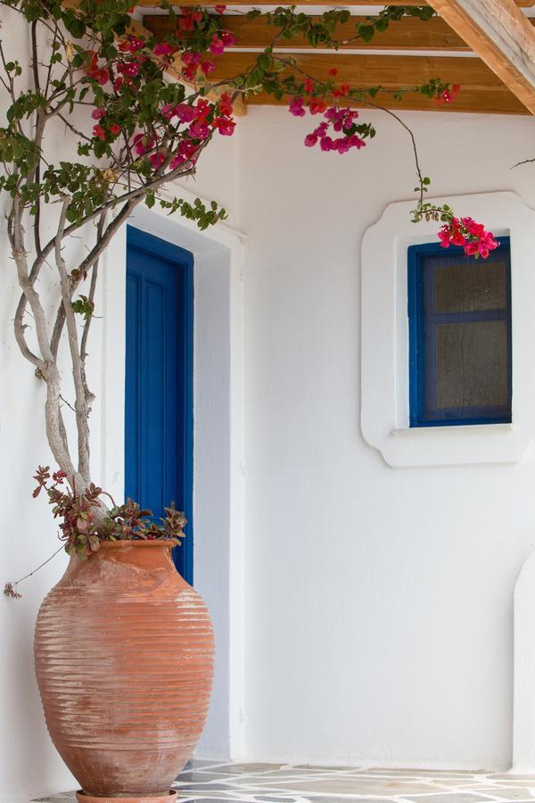 Ragoussis House Logaras