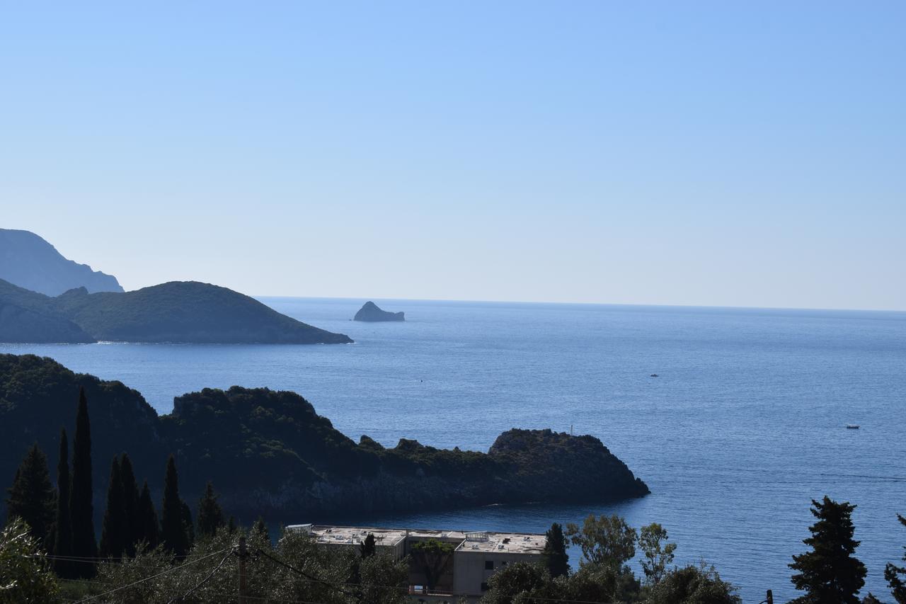 Manolo Corfu *
