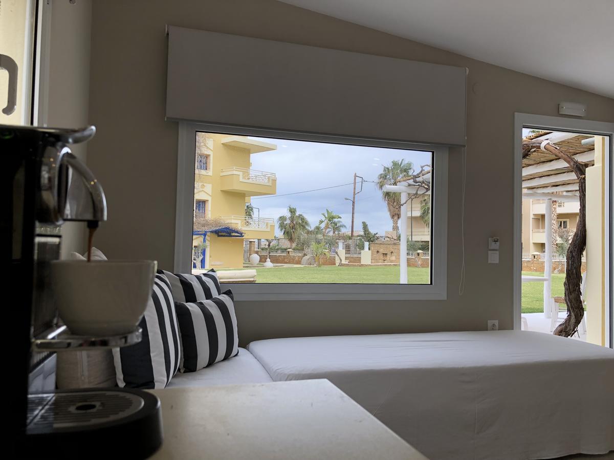 Aparthotel Parthenis & 3*