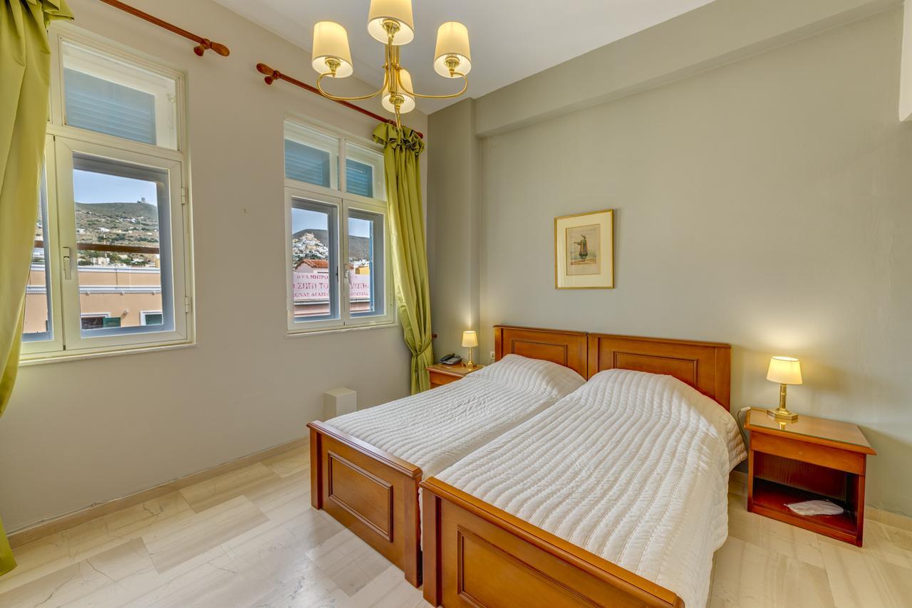 Halaris Hotel