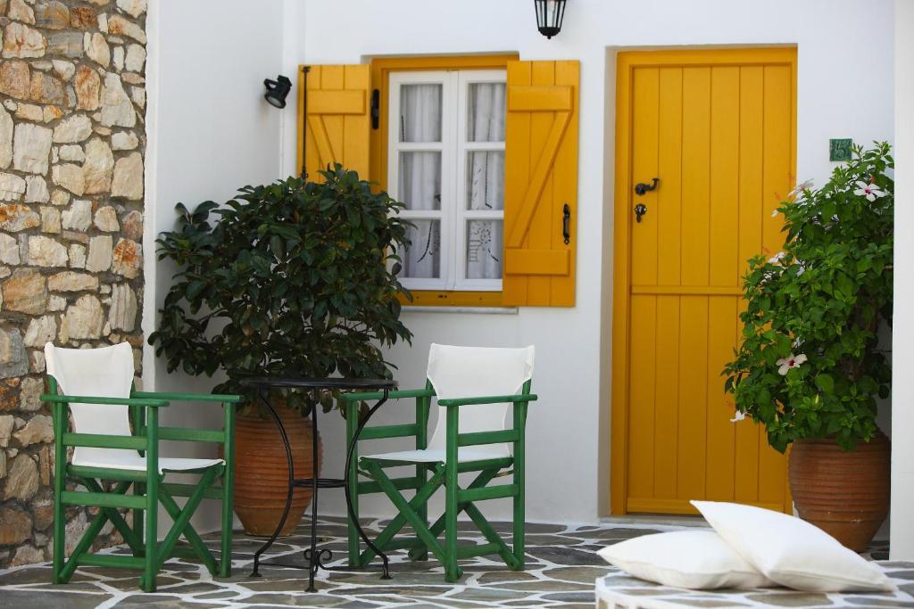 Ostria Naousa (Paros)