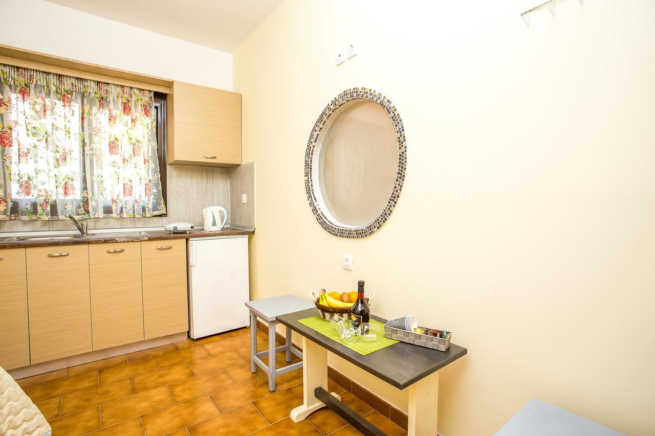 Takis Apartment