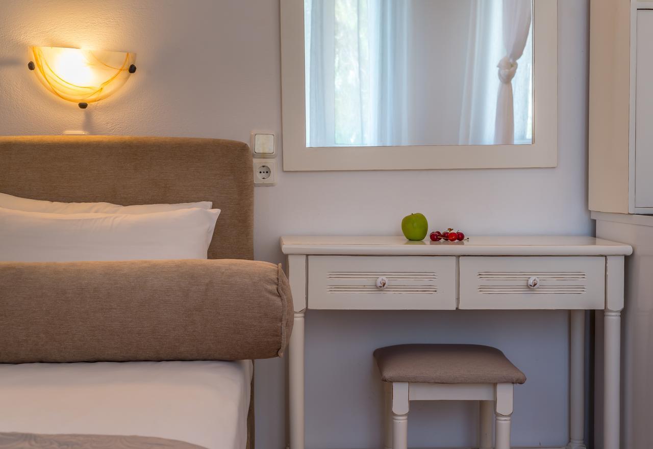 Guest house Iliopetra Adamantas (Milos)