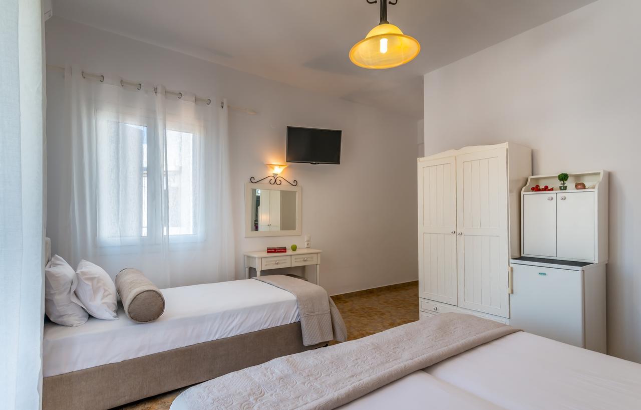 Iliopetra Guest house Adamantas (Milos)