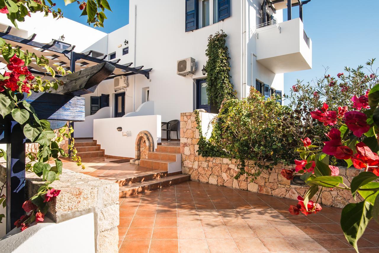 Guest house Iliopetra Adamantas (Milos)