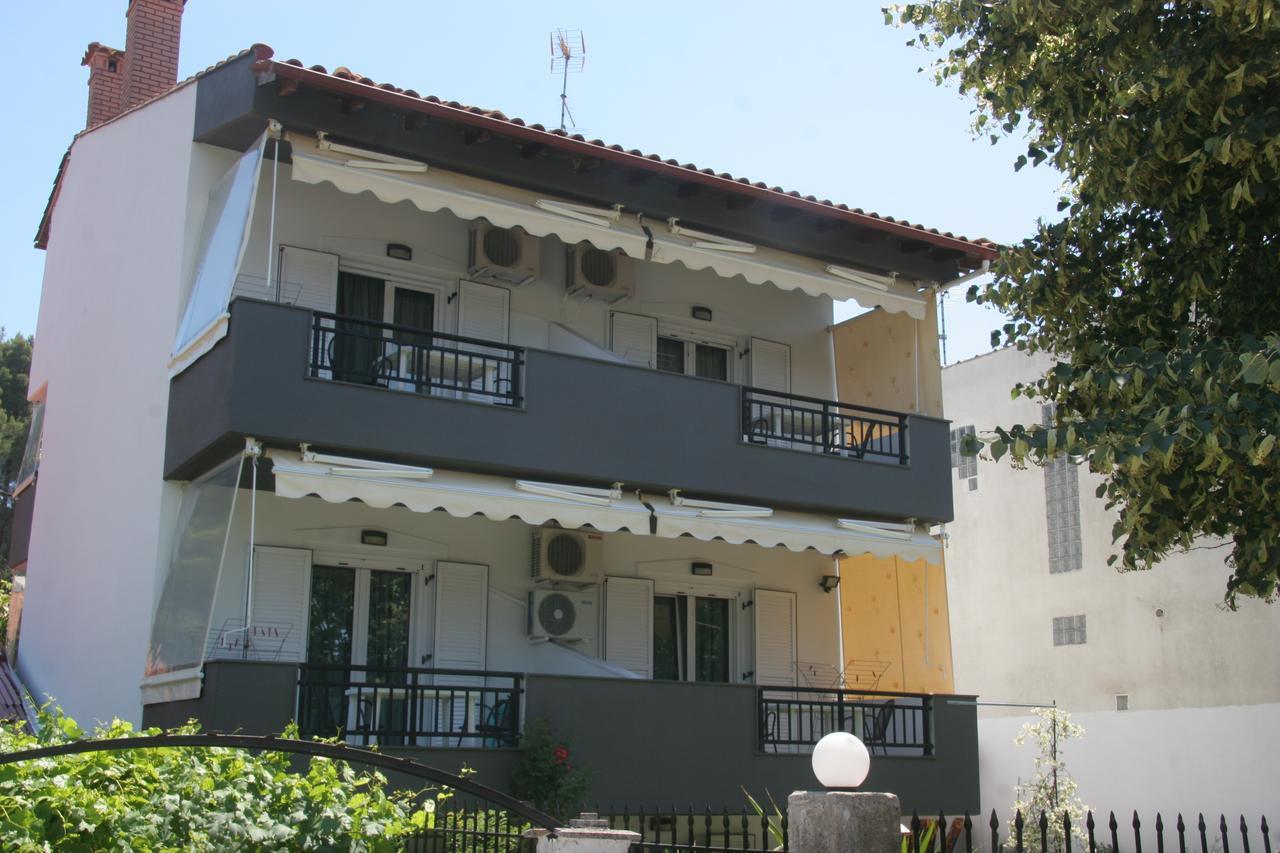Neilis Apartment Siviri