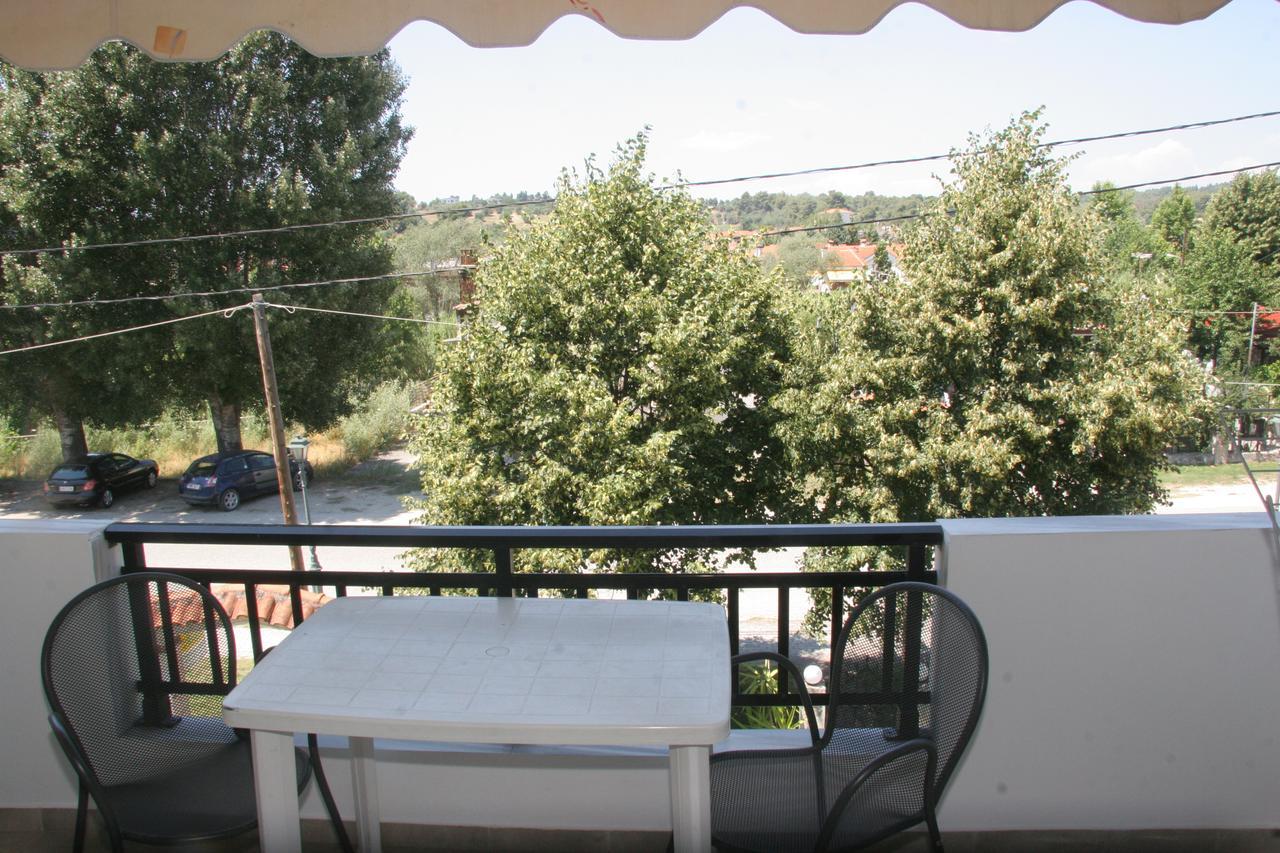 Neilis Apartment *