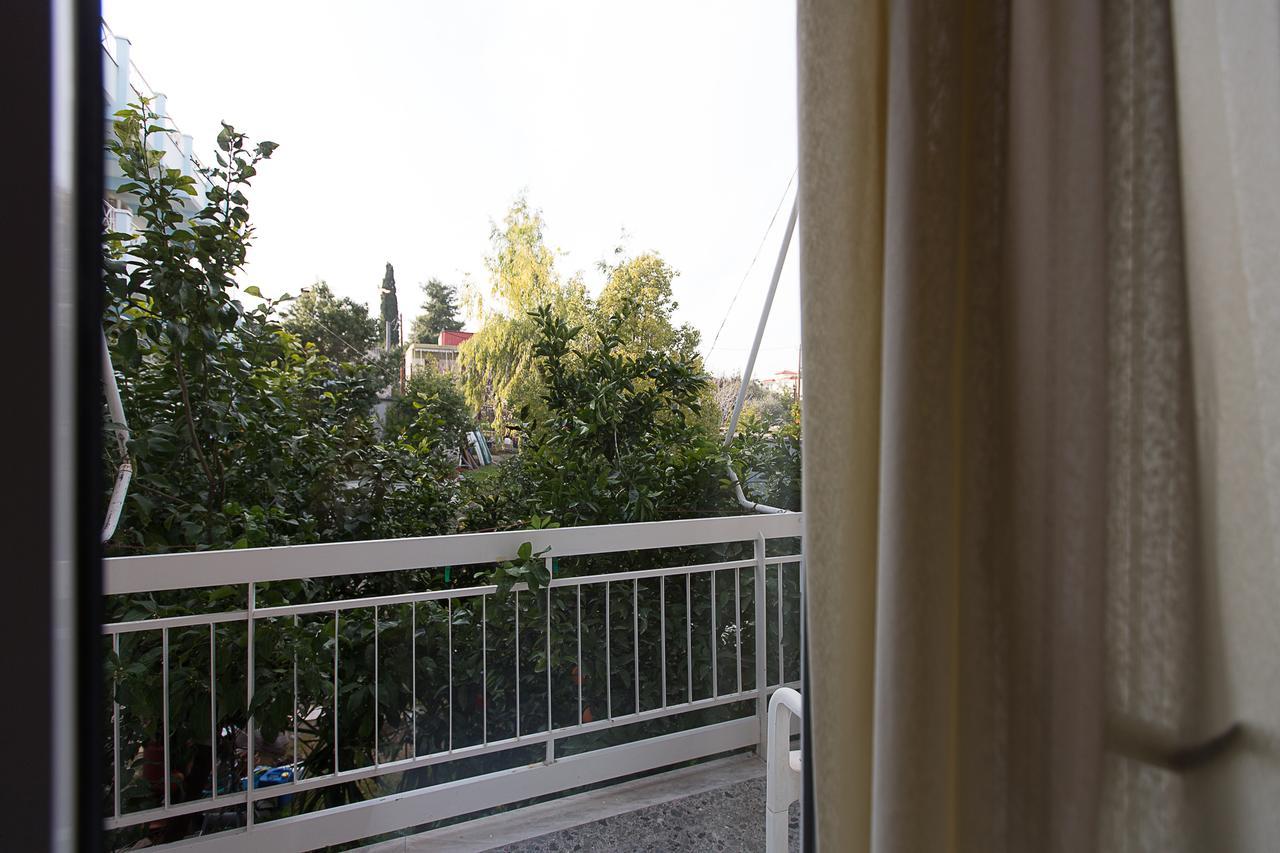 Guest house Flisvos 2*