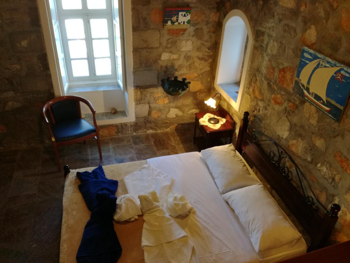 Mandraki Apartment *