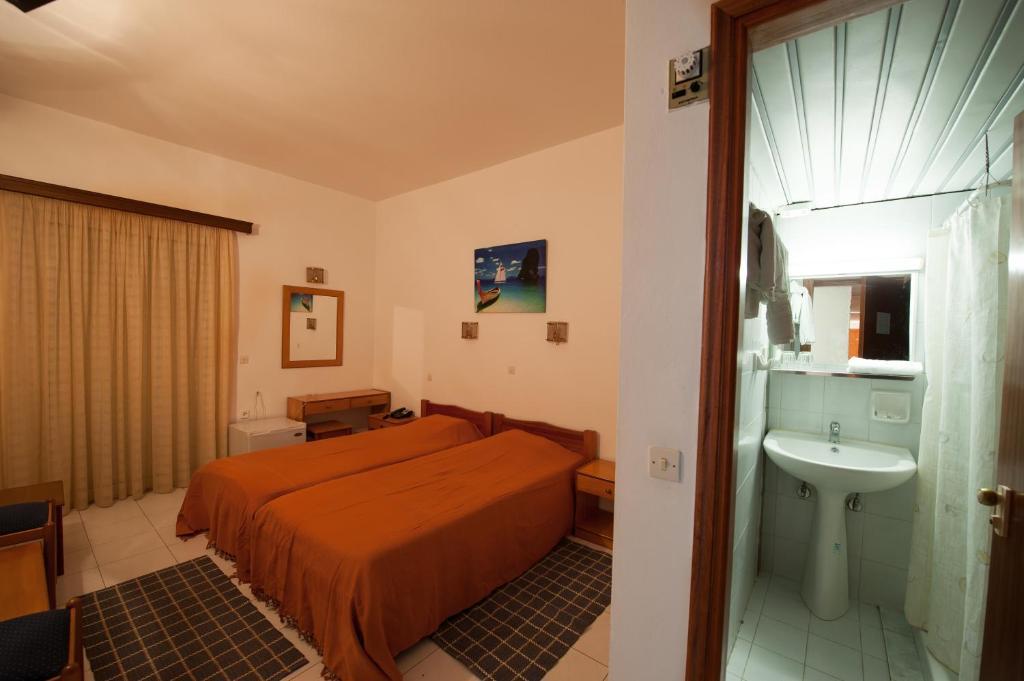 Athina 3*