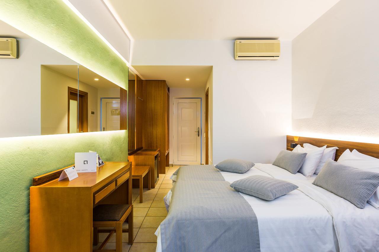 Atrium Ambiance (adults Only)