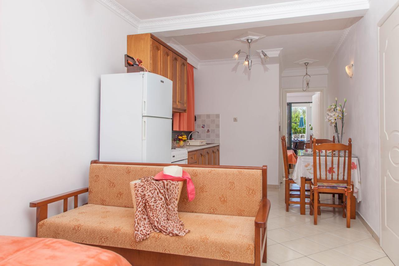 Ionion & Apartment Nydri (Lefkada)