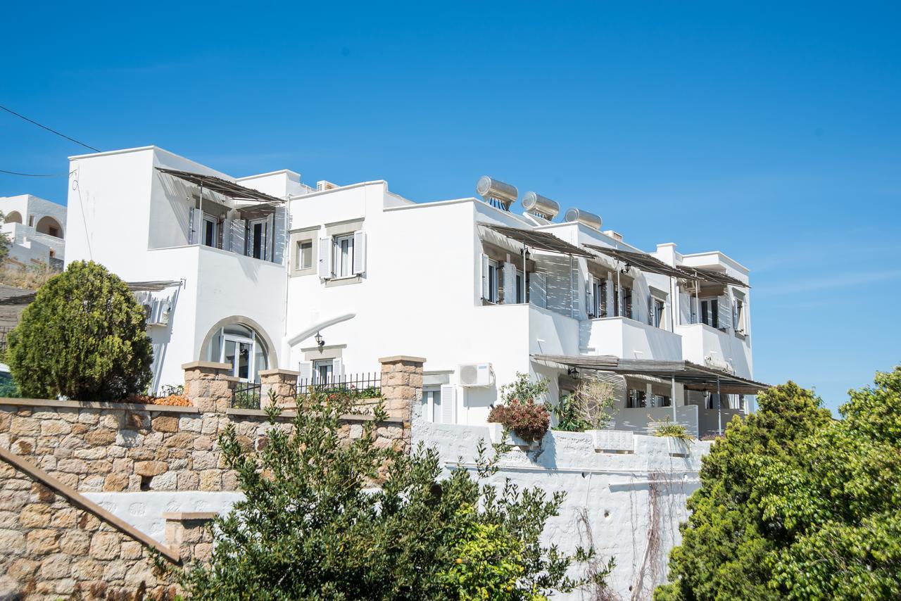 Apartment Captain Manos
