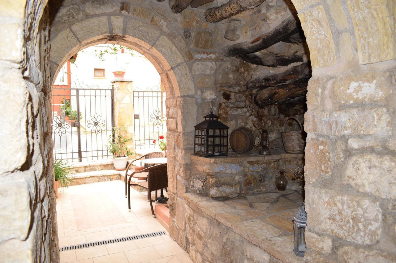 Epavli Veneti Guest house Parga