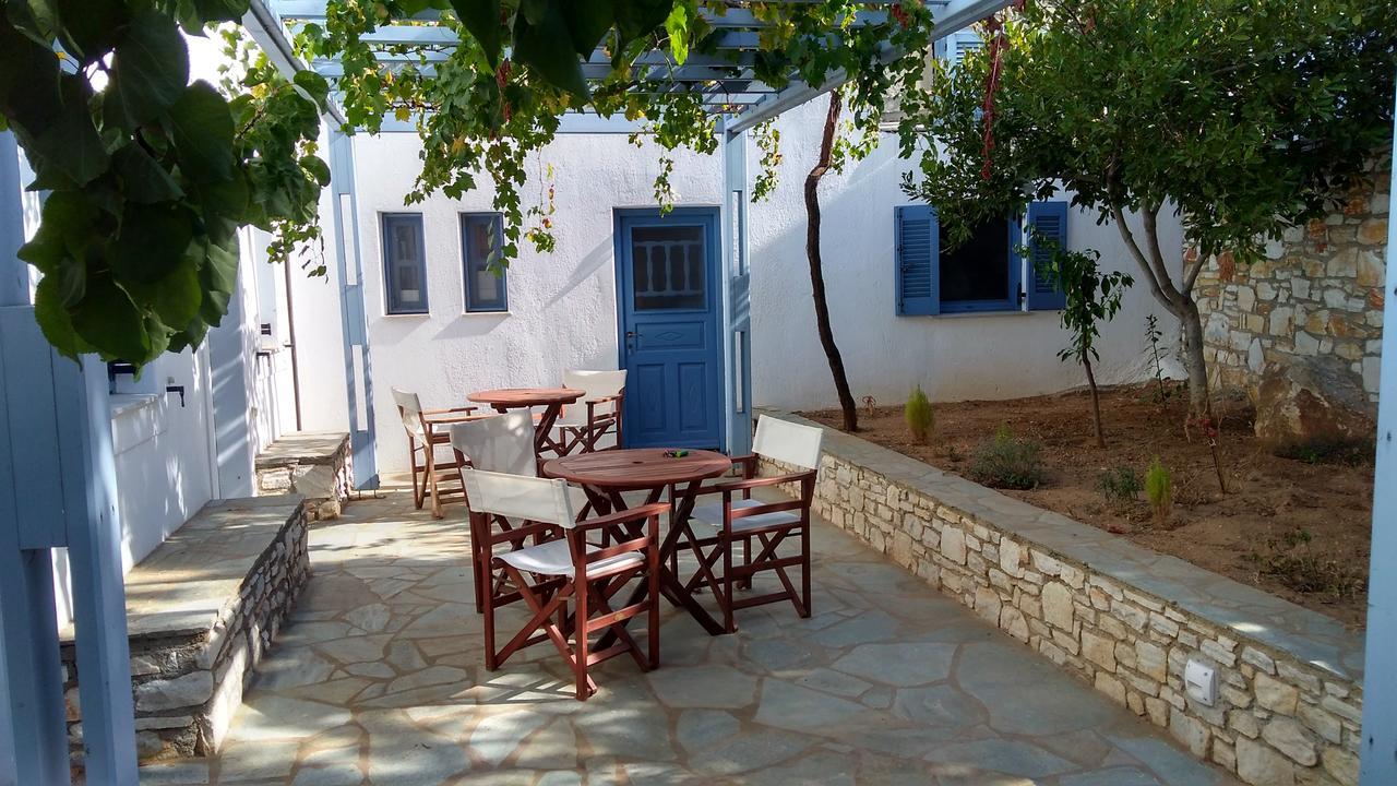 Narkissos Apartment