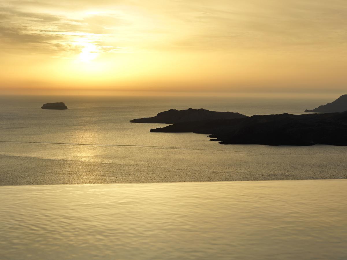 Lilium Santorini Hotel