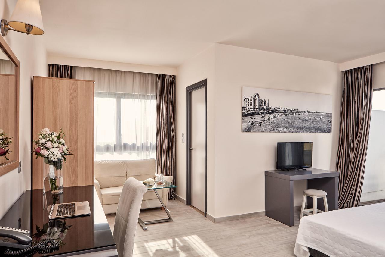 Senses Ocean Blue Sea Side 4*