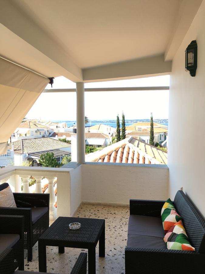 Kamelia * Spetses Town