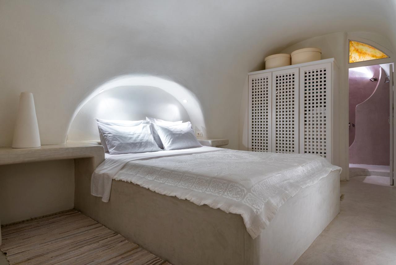 Christina's Cave House Fira (Santorini)