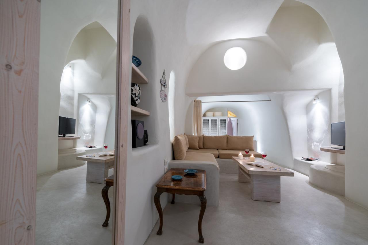 Christina's Cave House *