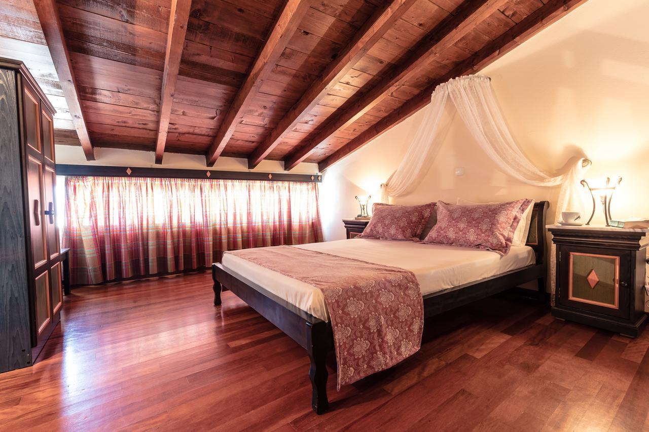Yianna Hotel