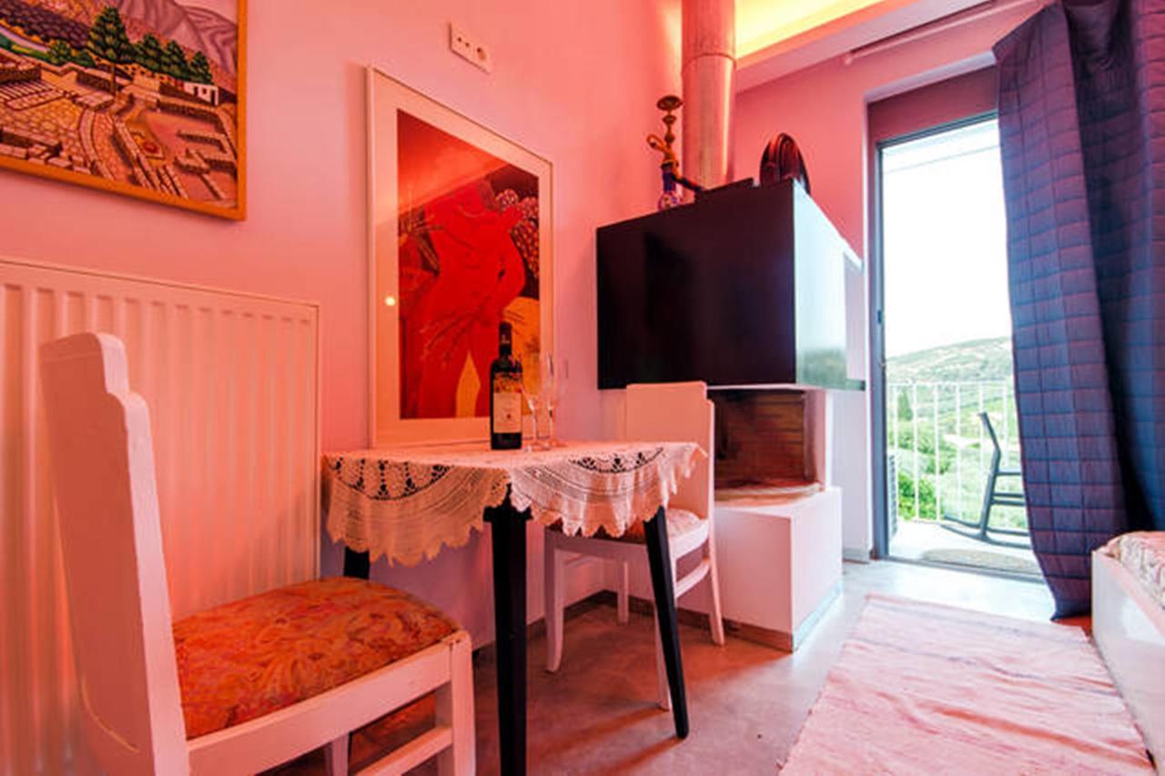 Pervola Petit Aparthotel 3*