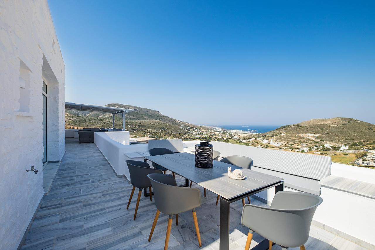 Nereids * Parikia (Paros)
