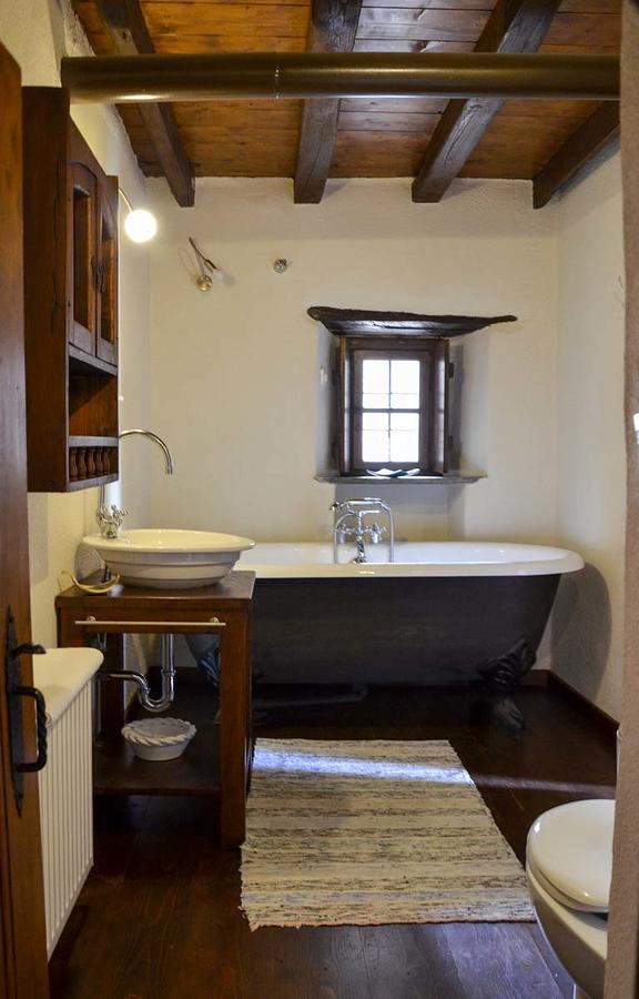 Fyloma With 5 Bedrooms