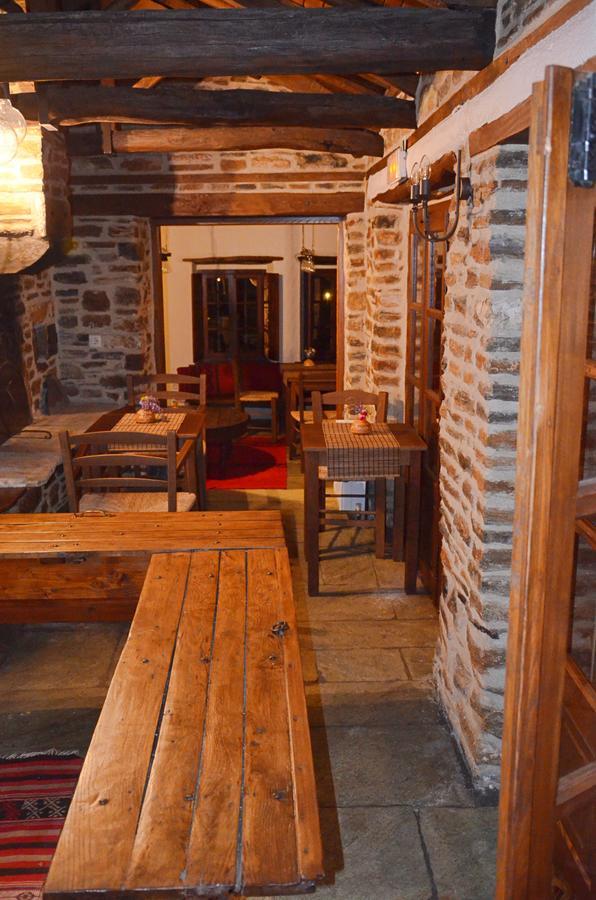 Fyloma With 5 Bedrooms Guest house