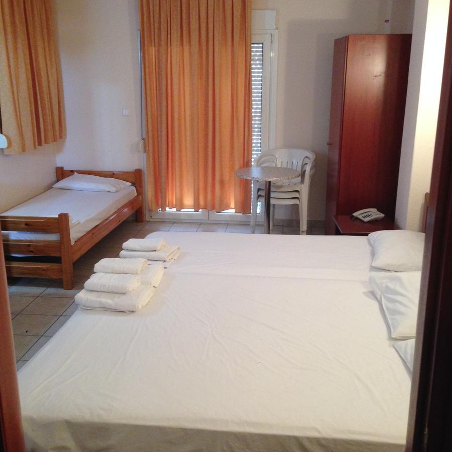 Hotel Akrogiali 2*