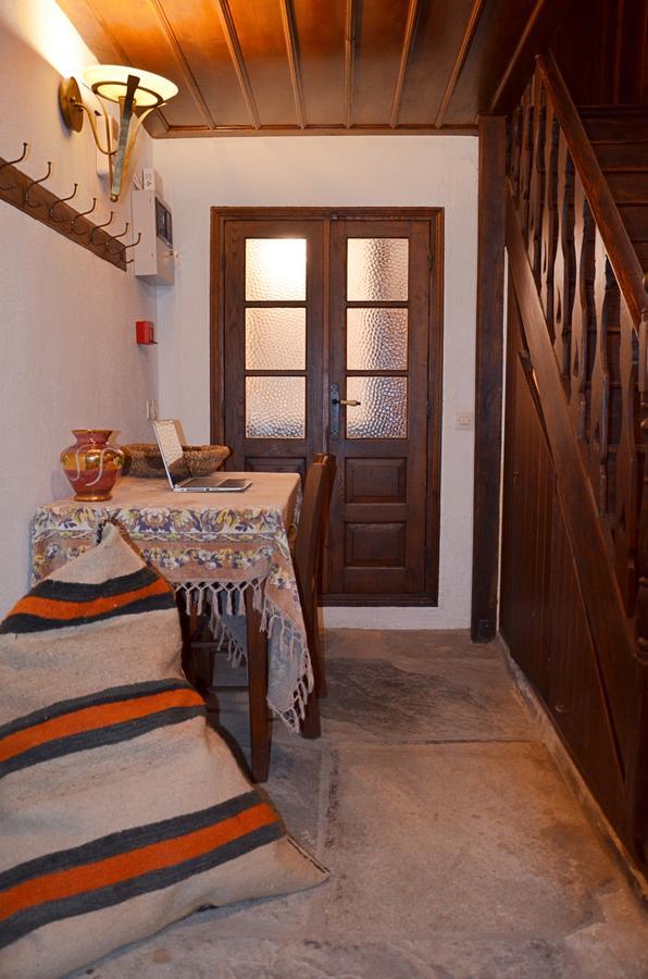 Guest house Fyloma With 5 Bedrooms Lafkos