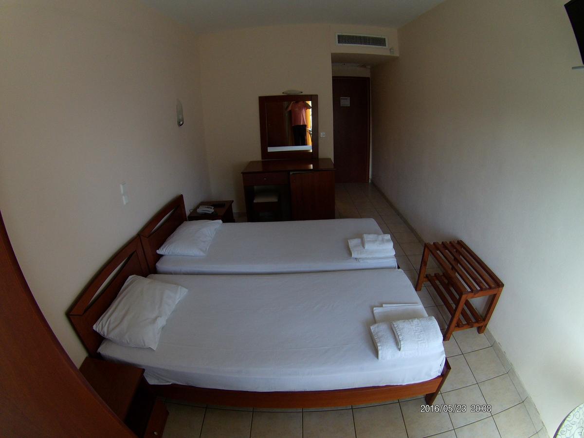 Akrogiali Hotel 2*