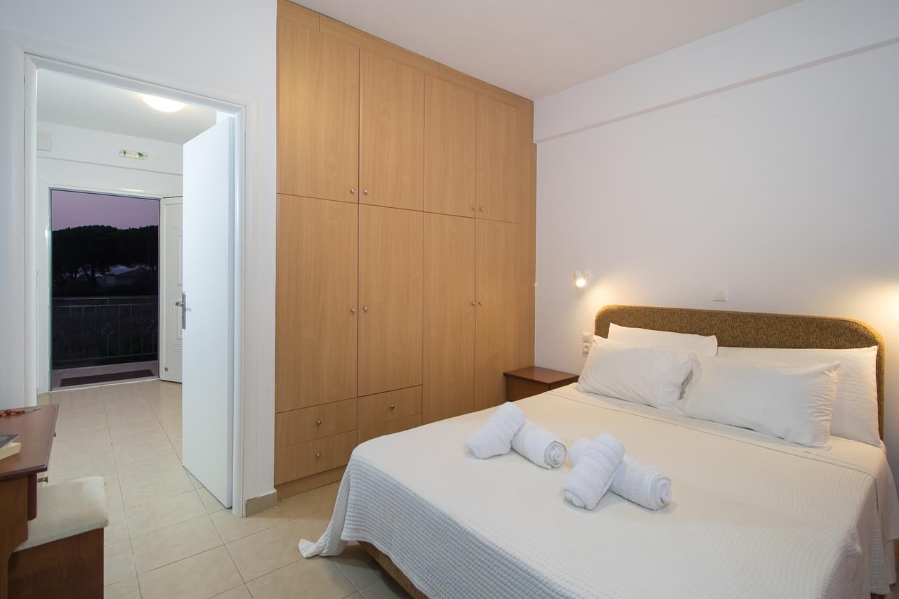 Romanos Aparthotel 3*