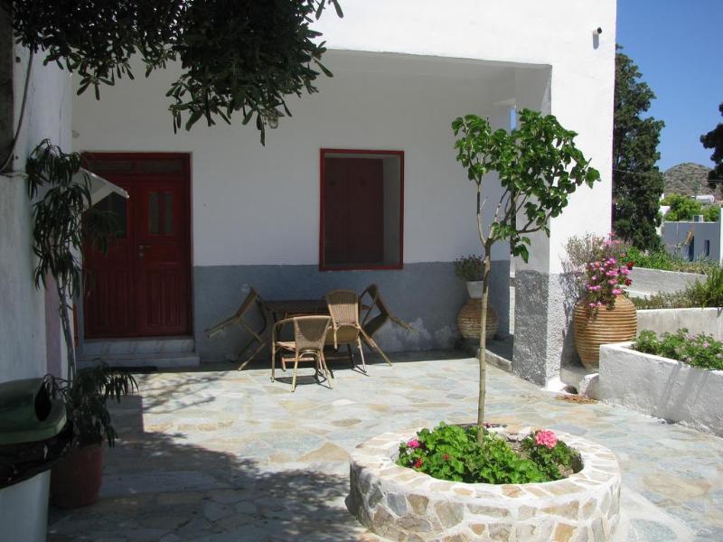 Anna And Hotel Katapola