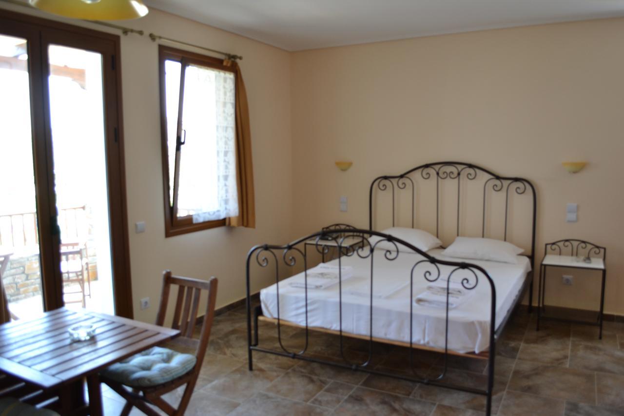 Ionia Aparthotel Agios Petros (Andros)