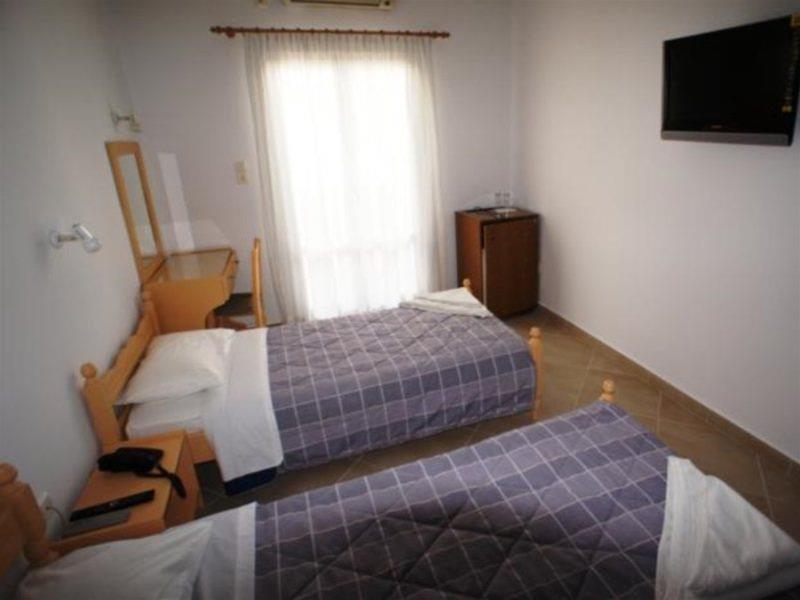 Ino Hotel Kamari (Santorini)