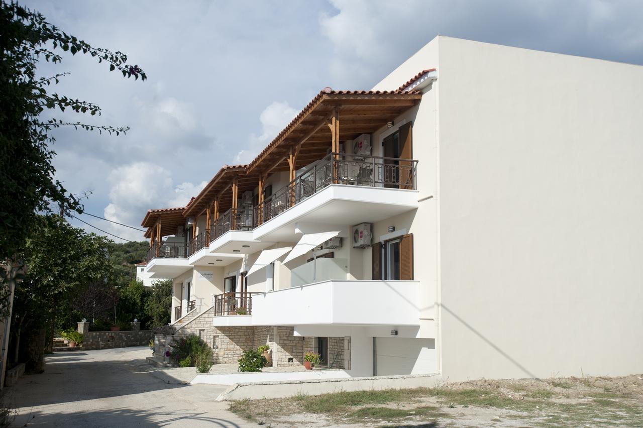 Georgio Seaside Aparthotel Finikounta