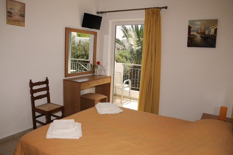 Aparthotel Manolis 3*