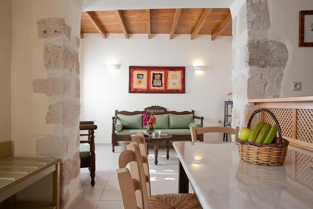 Traditional Apartment Kastellos