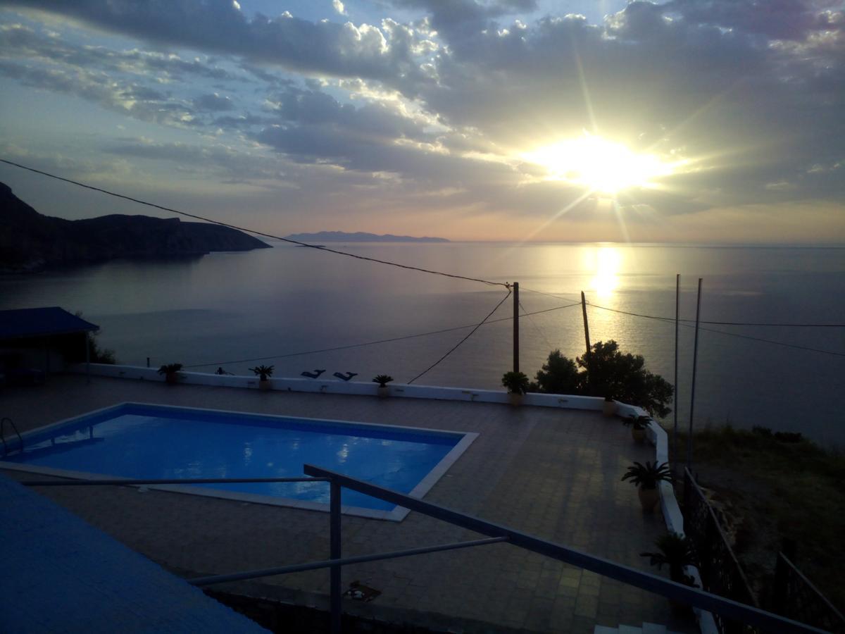 Aparthotel Avra Akhladheri