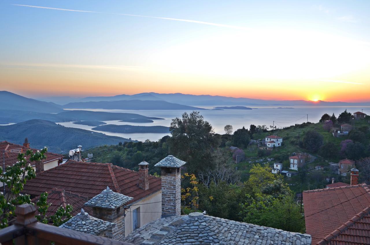 Fyloma With 5 Bedrooms Guest house 4*