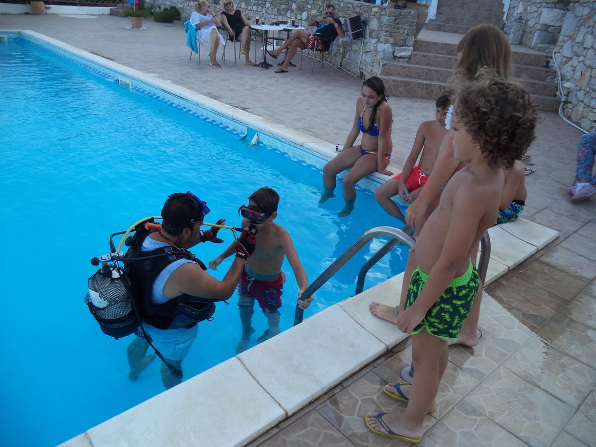 Avra Aparthotel 3*